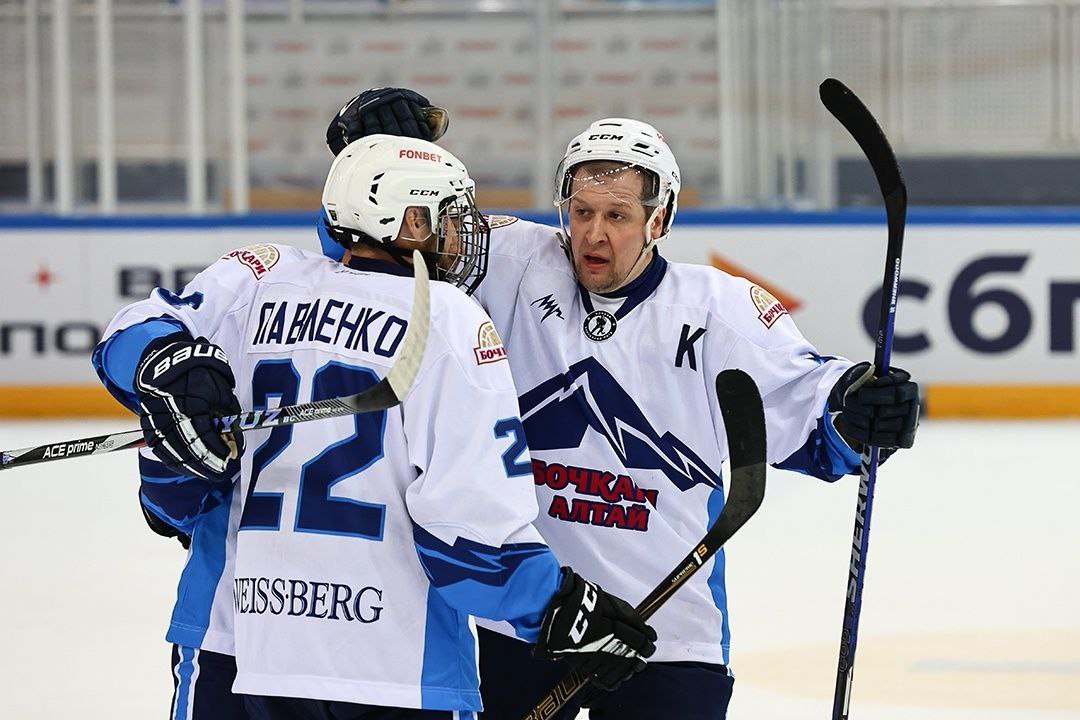 Победили в финале Лиги будущих чемпионов 40+ Ночной хоккейной лиги.